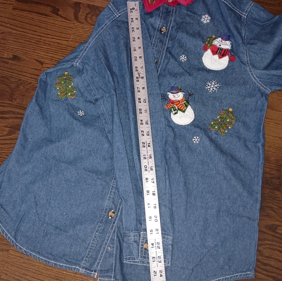Womens Bobbie Brooks Christmas Tree Snowman Snowflake Embroidered Denim Shirt - Picture 5 of 9